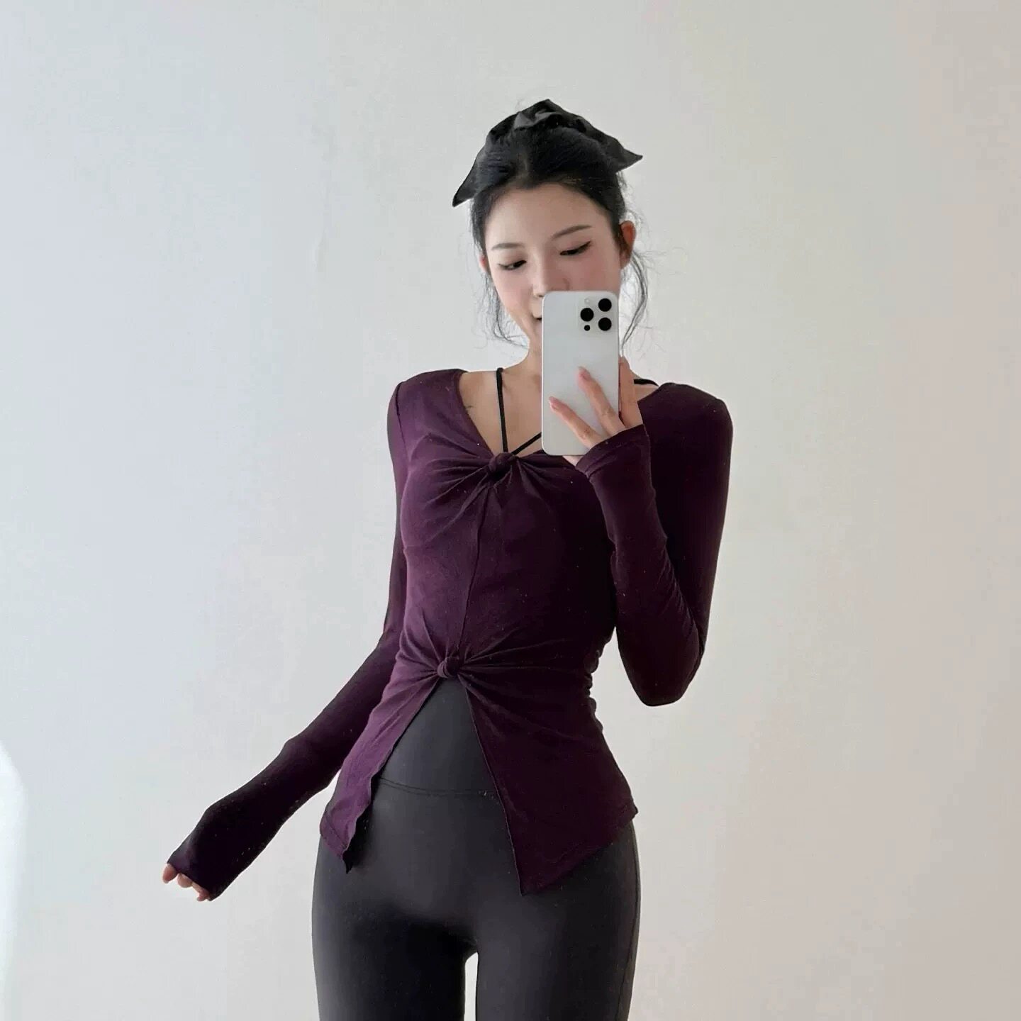 レディースVネックヨガトップ、長袖ダブルノットスリムフィット - Pilates V Yoga のレビューと価格