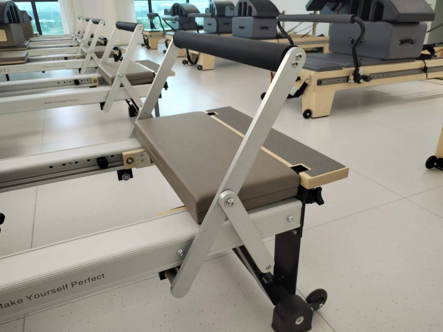 業務用エリナピラティスリフォーマーマシンタワーSRP116ハ - Pilates Yoga Reformer のレビューと価格