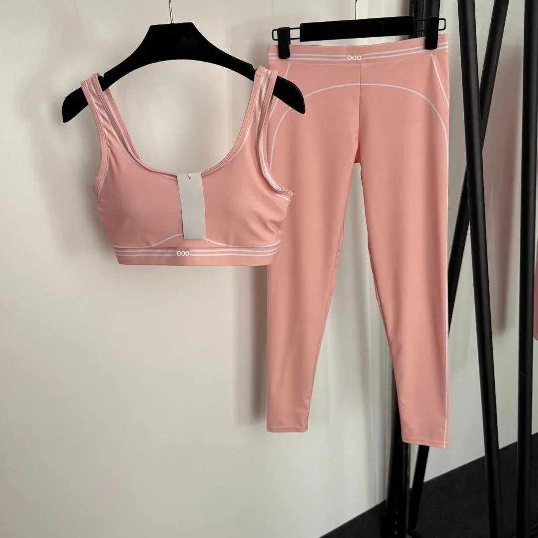 タンクトップとパンツのツーピース、通気性のあるストレッチ素材 - Pilate Yoga Workout のレビューと価格